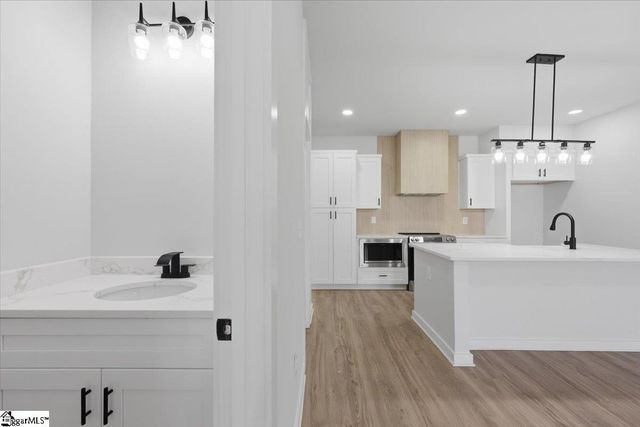 211 Montana Street, Greenville, SC 29611