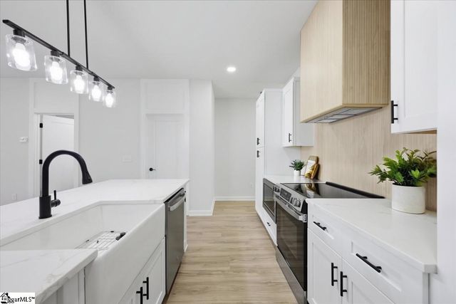 211 Montana Street, Greenville, SC 29611