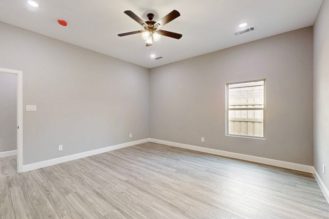 706 Poinsettia Drive, Lancaster, TX 75146