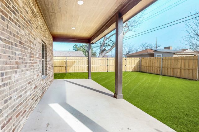 706 Poinsettia Drive, Lancaster, TX 75146