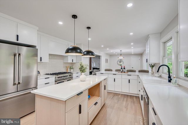 3 HONEY BROOK DR, Princeton, NJ 08540