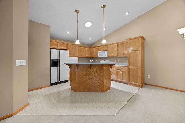 2865 117th Avenue NW, Coon Rapids, MN 55433