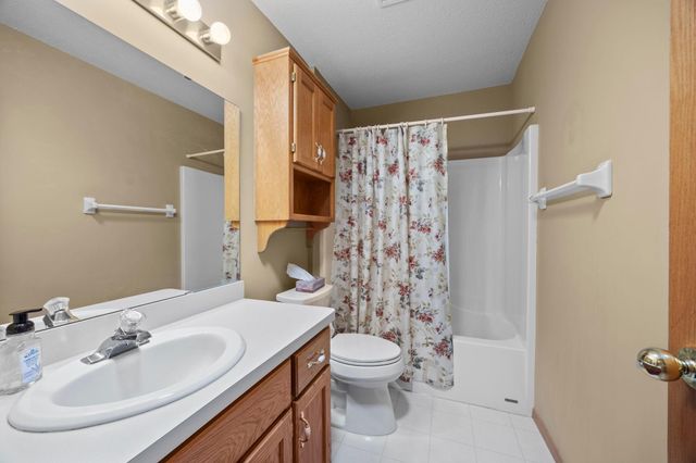 2865 117th Avenue NW, Coon Rapids, MN 55433