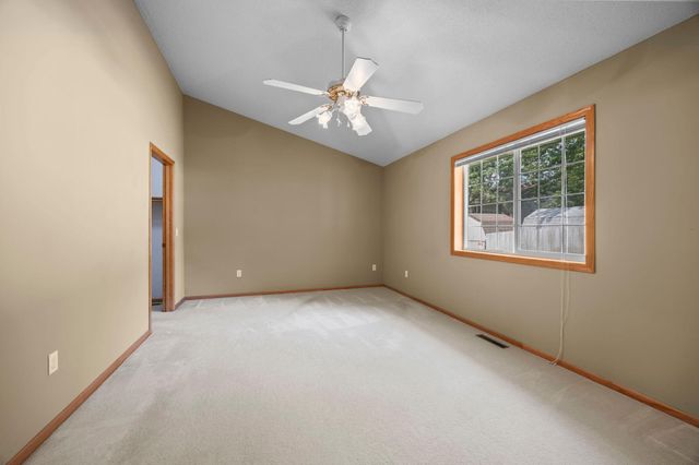 2865 117th Avenue NW, Coon Rapids, MN 55433