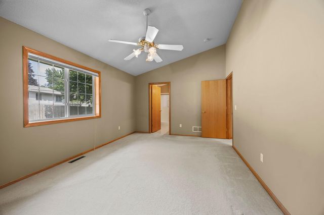 2865 117th Avenue NW, Coon Rapids, MN 55433