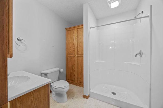 2865 117th Avenue NW, Coon Rapids, MN 55433