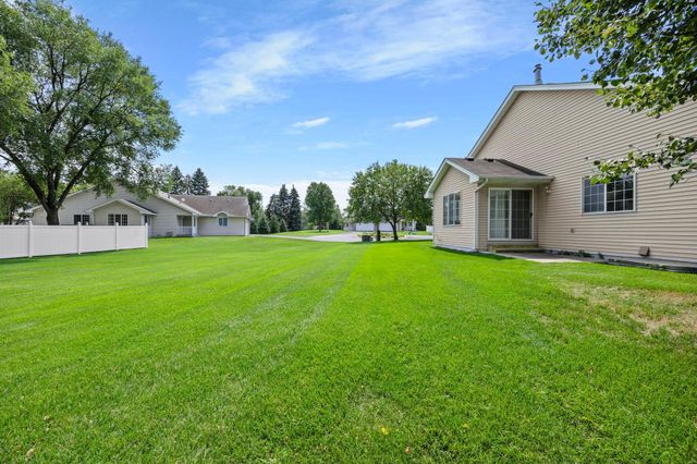 2865 117th Avenue NW, Coon Rapids, MN 55433