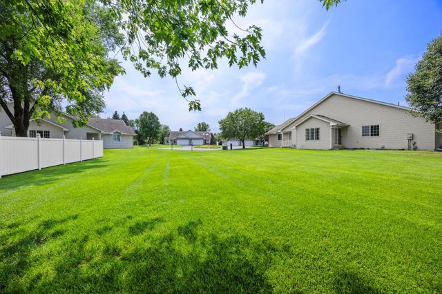 2865 117th Avenue NW, Coon Rapids, MN 55433