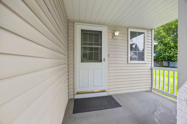 2865 117th Avenue NW, Coon Rapids, MN 55433