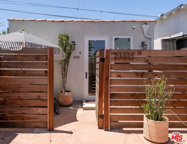 1843 S Highland Avenue, Los Angeles, CA 90019