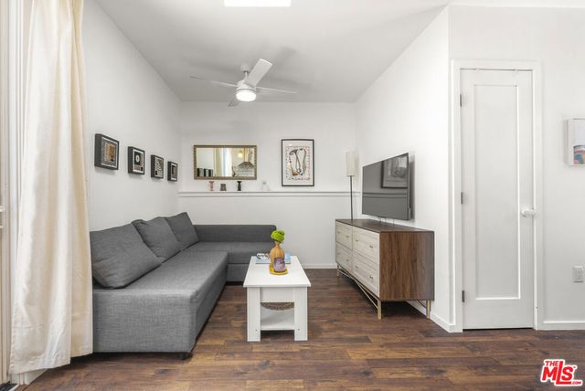 1843 S Highland Avenue, Los Angeles, CA 90019