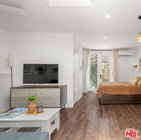 1843 S Highland Avenue, Los Angeles, CA 90019