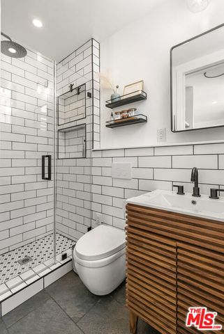 1843 S Highland Avenue, Los Angeles, CA 90019