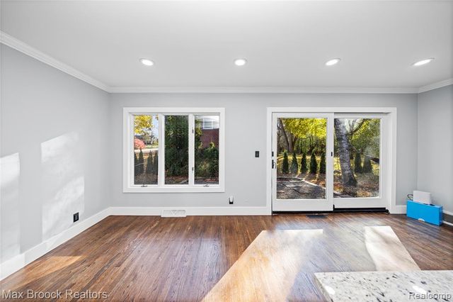 2724 Alveston Drive, Bloomfield Village, MI 48304