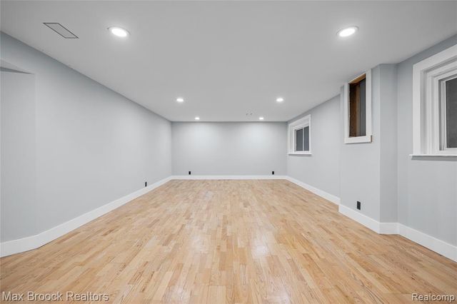 2724 Alveston Drive, Bloomfield Village, MI 48304