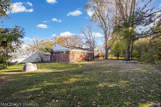 2724 Alveston Drive, Bloomfield Village, MI 48304