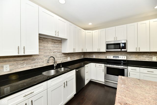 8555 One West Drive 212, Indianapolis, IN 46260