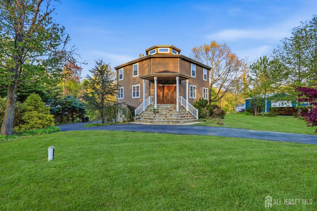 314 Smithburg Road, Manalapan, NJ 07726