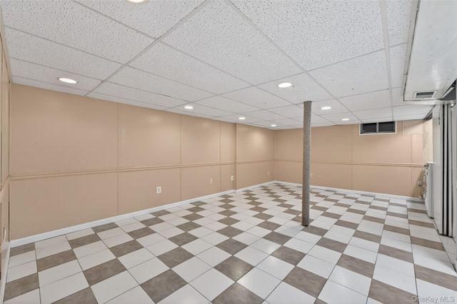 6247 Douglaston Parkway 23, Douglaston, NY 11362