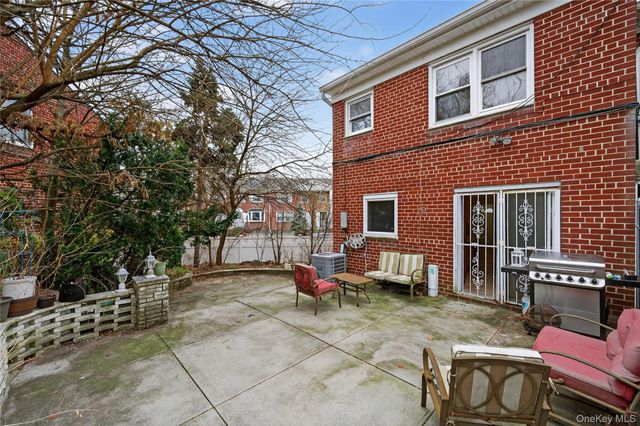 6247 Douglaston Parkway 23, Douglaston, NY 11362