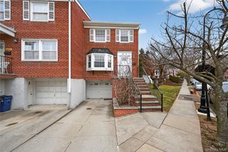 6247 Douglaston Parkway 23, Douglaston, NY 11362