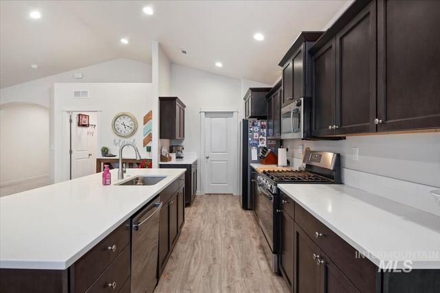 18566 White Rose Pl, Nampa, ID 83687