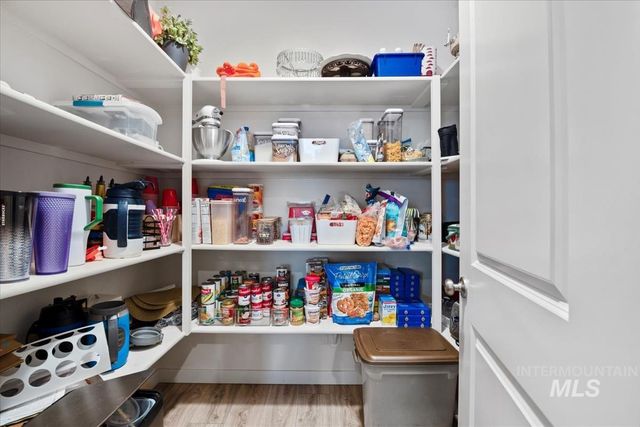 18566 White Rose Pl, Nampa, ID 83687