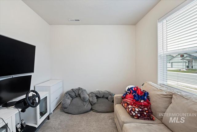 18566 White Rose Pl, Nampa, ID 83687