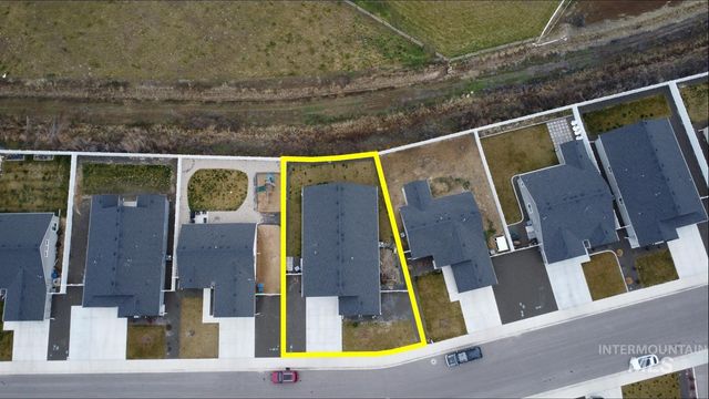 18566 White Rose Pl, Nampa, ID 83687