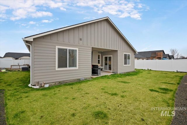 18566 White Rose Pl, Nampa, ID 83687