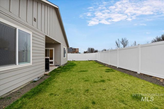 18566 White Rose Pl, Nampa, ID 83687