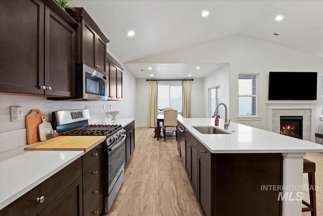 18566 White Rose Pl, Nampa, ID 83687