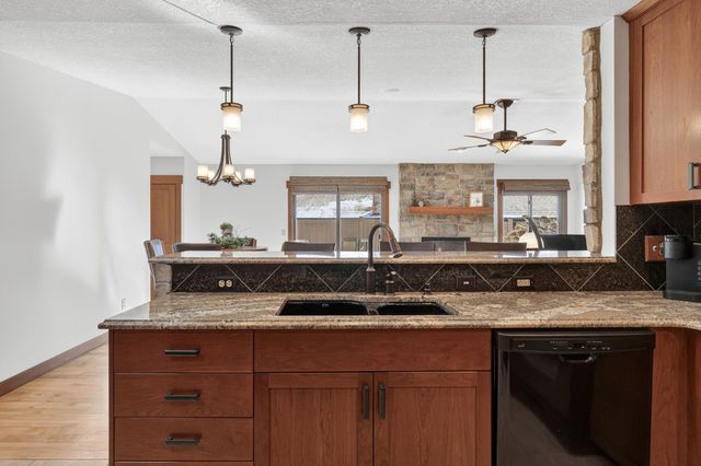 7067 Robinwood Trail, Woodbury, MN 55125