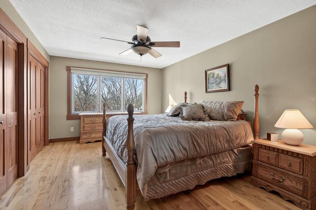 7067 Robinwood Trail, Woodbury, MN 55125