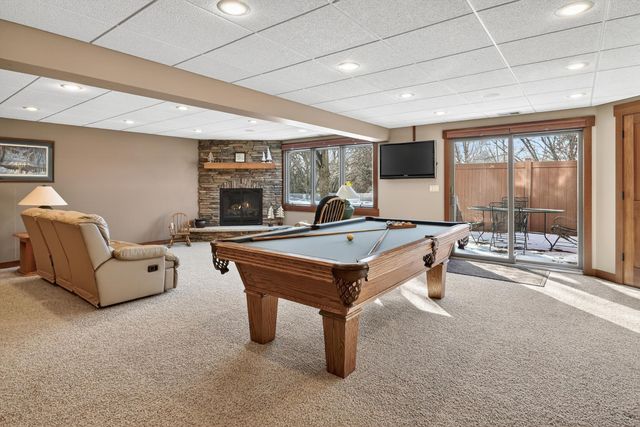 7067 Robinwood Trail, Woodbury, MN 55125