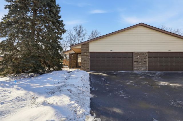 7067 Robinwood Trail, Woodbury, MN 55125