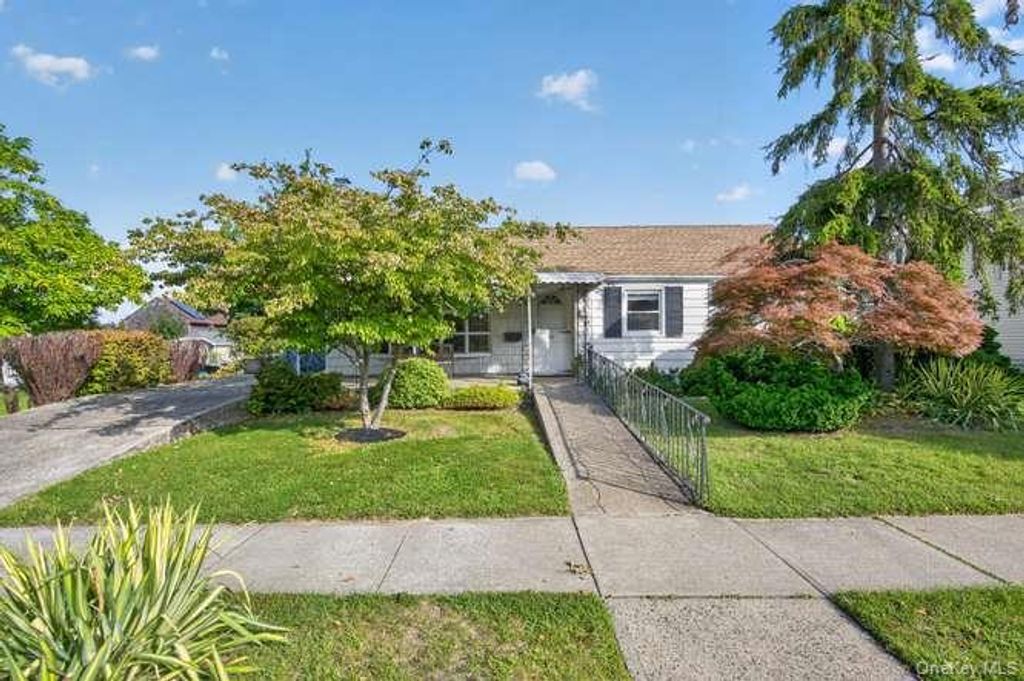 84 E Lido Promenade, Lindenhurst, NY 11757 — photo 4