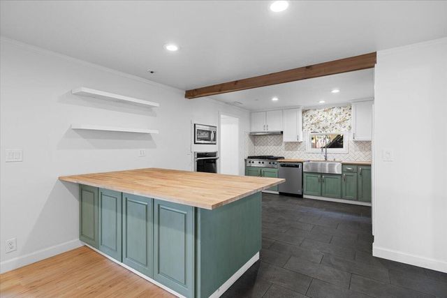 164 Black Oak Drive, Medford, OR 97504