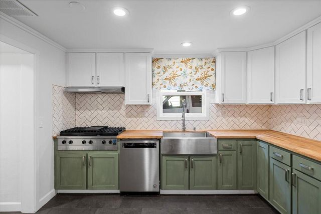 164 Black Oak Drive, Medford, OR 97504