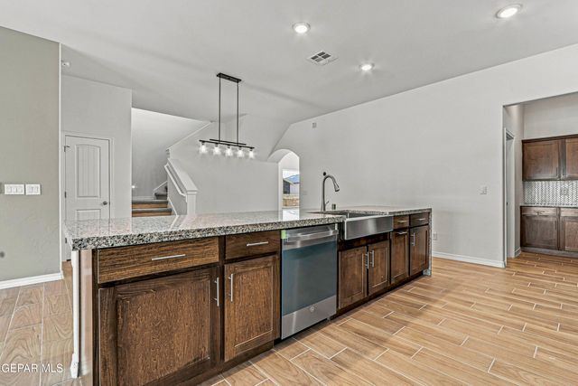104 Daniel Lynn, Sunland Park, NM 88008