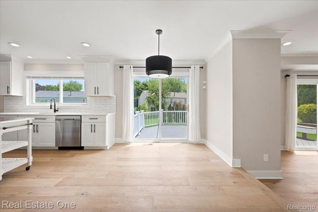 5485 Hammersmith Drive, West Bloomfield Charter Township, MI 48322
