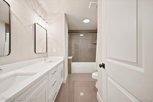 5485 Hammersmith Drive, West Bloomfield Charter Township, MI 48322