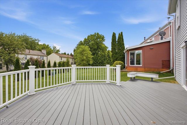 5485 Hammersmith Drive, West Bloomfield Charter Township, MI 48322
