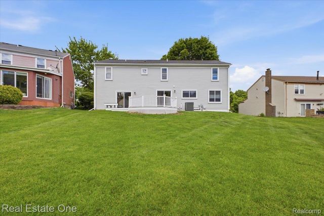 5485 Hammersmith Drive, West Bloomfield Charter Township, MI 48322