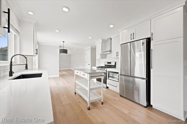 5485 Hammersmith Drive, West Bloomfield Charter Township, MI 48322