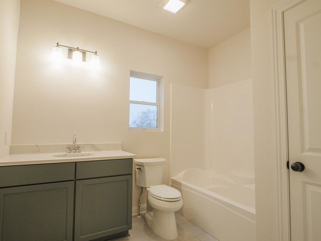 1757 Forest Ridge Drive, Valparaiso, IN 46385