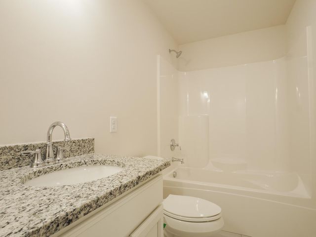 1757 Forest Ridge Drive, Valparaiso, IN 46385