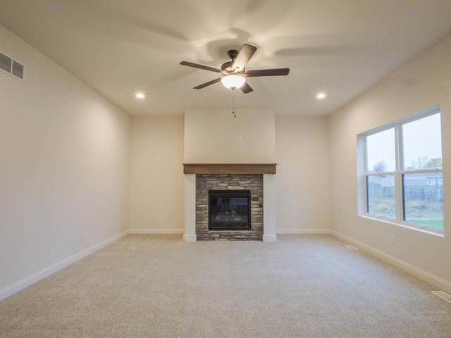 1757 Forest Ridge Drive, Valparaiso, IN 46385