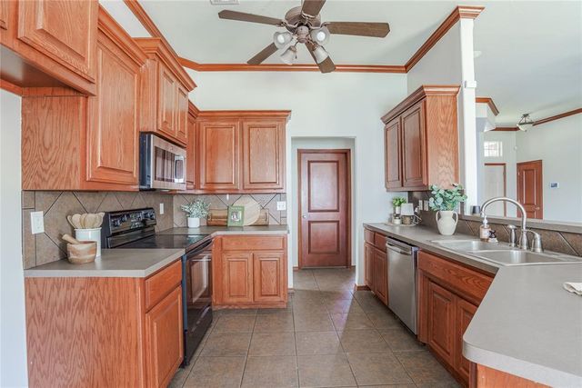 11016 NW 101st Street, Yukon, OK 73099