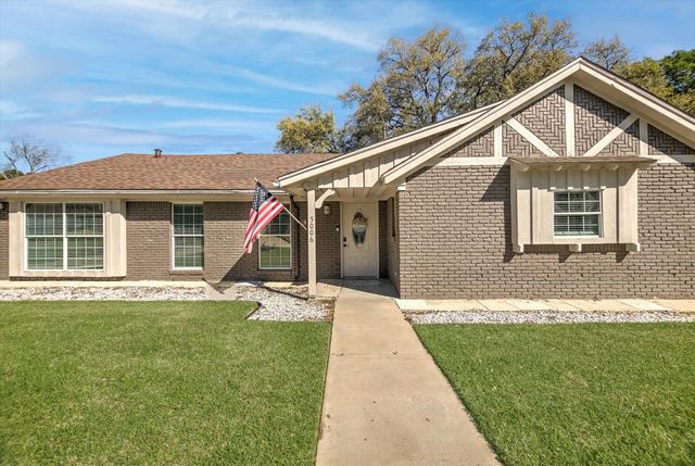 5006 Homewood Lane, Baytown, TX 77521